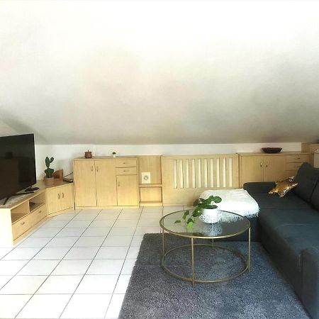 Moeblierte 3 Zimmer Apartment - Mit Smart Tv, Wlan Und Kostenfreie Parkplaetze ชลอส ฮอลเตอ-สตูเคนบร็อค ภายนอก รูปภาพ