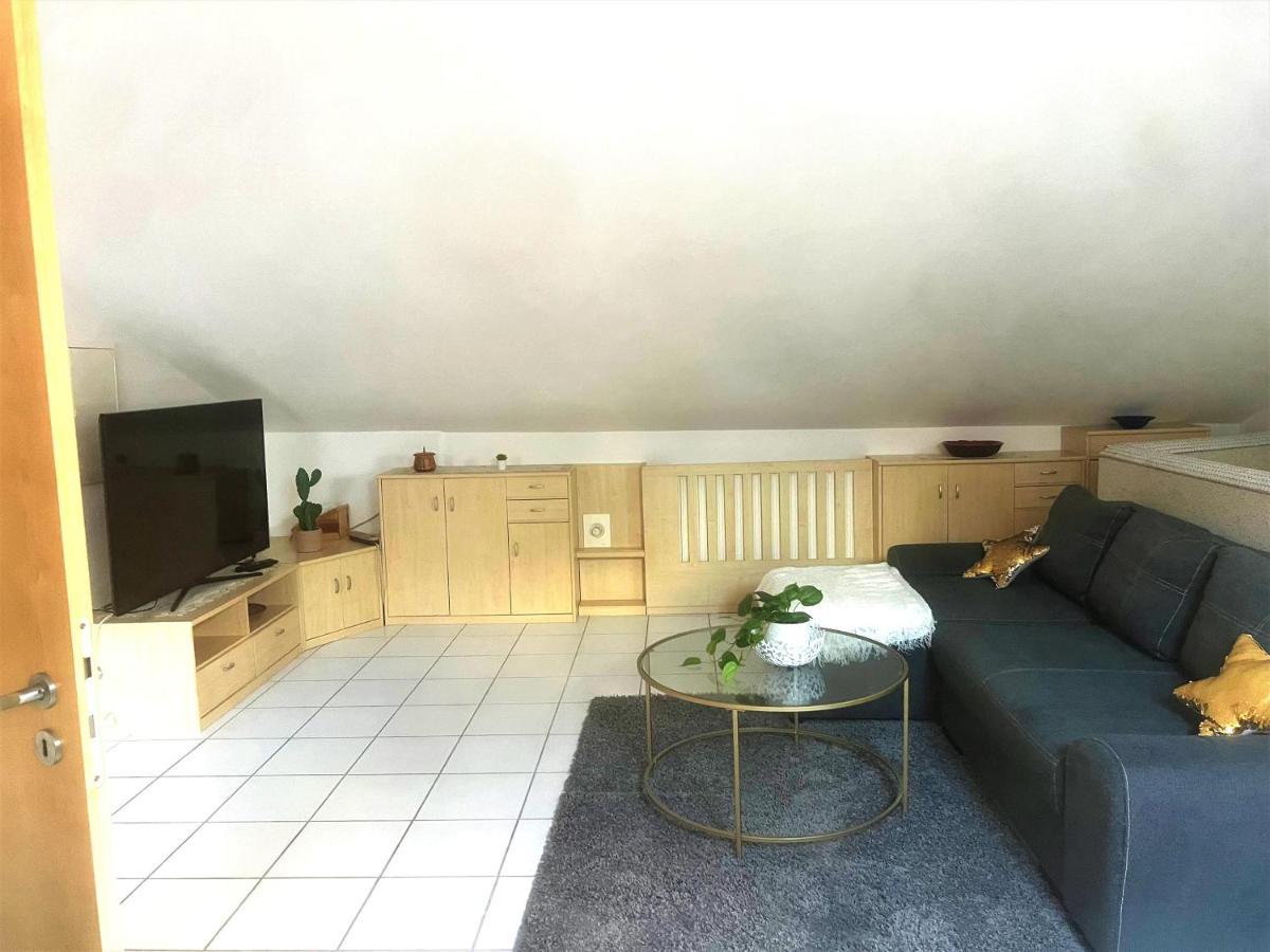 Moeblierte 3 Zimmer Apartment - Mit Smart Tv, Wlan Und Kostenfreie Parkplaetze ชลอส ฮอลเตอ-สตูเคนบร็อค ภายนอก รูปภาพ